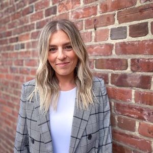 Meet your Posher, Caitlyn